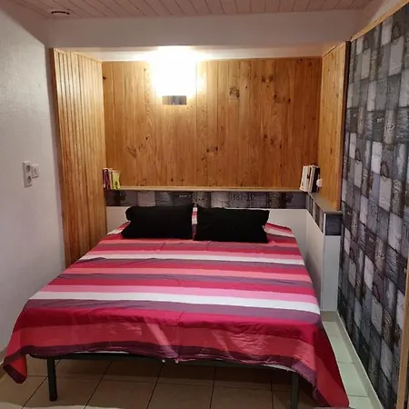 Entre Dordogne Et Charente En Nouvelle Aquitaine *